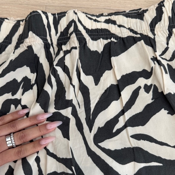 H&M Animal Print Pants - Picture 4 of 4